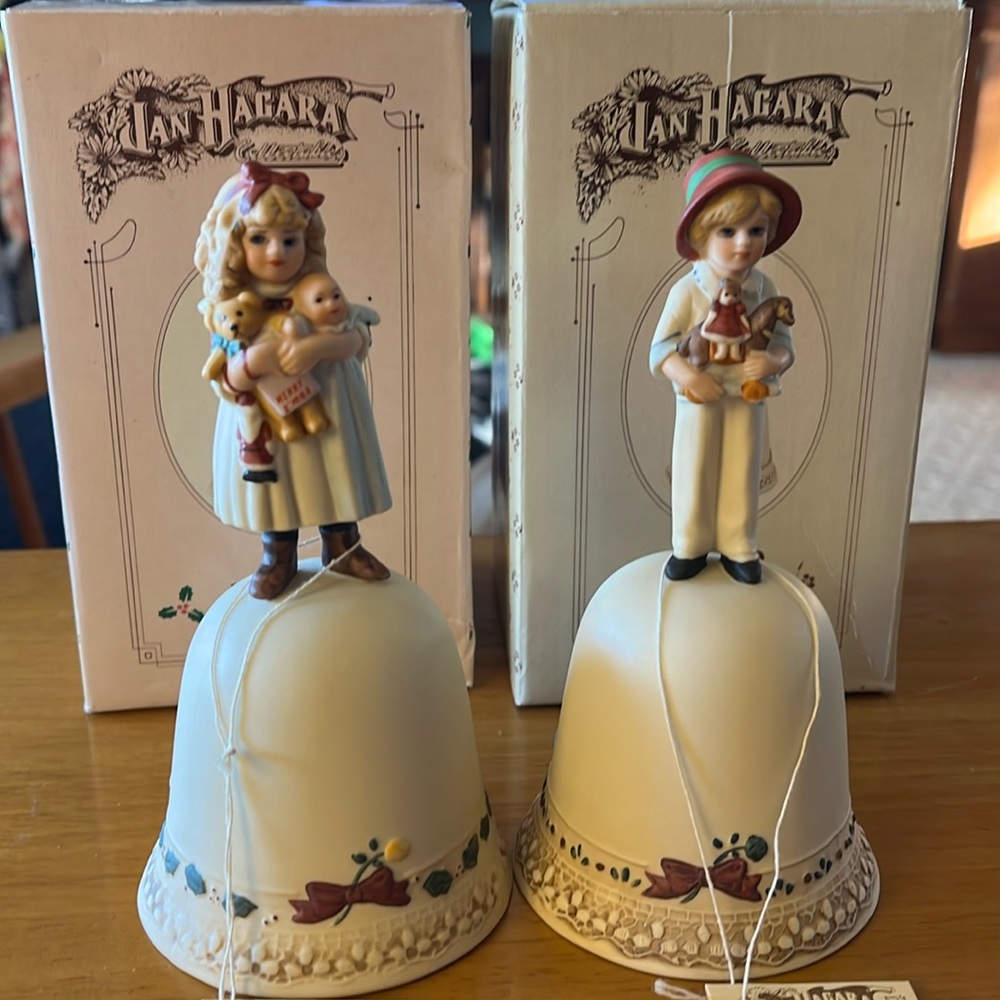 Two 1986 Jan Hagara figurines